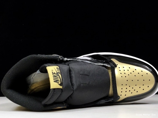 Glod Air Retro High 1 Jordan 861428-007 Toe 0629